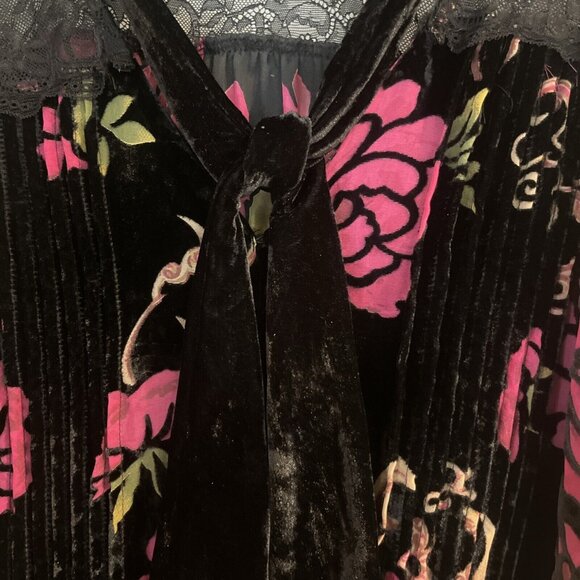 POL Button Blouse Women M Velvet Burnout Floral Ruffle Pleats Lace Feminine Top - Picture 2 of 12